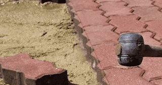 Укладка плитки на песок в Холмске в октябре