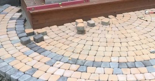 Укладка плитки на крыльцо в Холмске по цене от 822 руб. за м² | ТротуарнаяПлитка