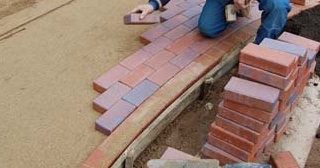 Установка тротуарной плитки в Холмске - цена от 822 руб. за работу