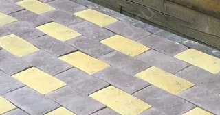 Укладка тротуарной плитки вокруг дома в Холмске - цены от 822 руб.