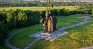 Благоустройство памятников в Холмске от 924 руб. – компания ТротуарнаяПлитка