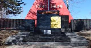 Профессиональное благоустройство памятников в Холмске в октябре