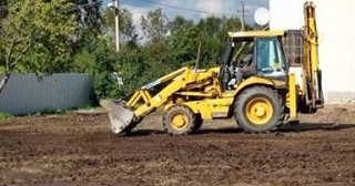 Выравнивание рельефа в Холмске в октябре